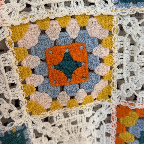 Love M TU crochet cropped top - Picture 5 of 10